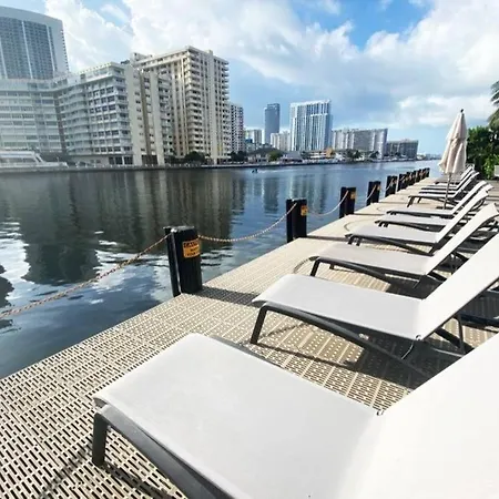 2Br Luxury Stay, Pool, Beach & Mall